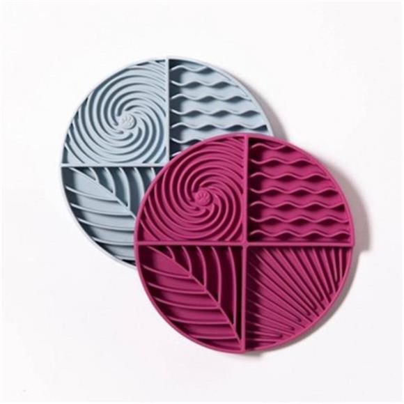 AWOO Paradise Silicone Lick & Slow Dog Feeding Mat - Picture 2 of 5